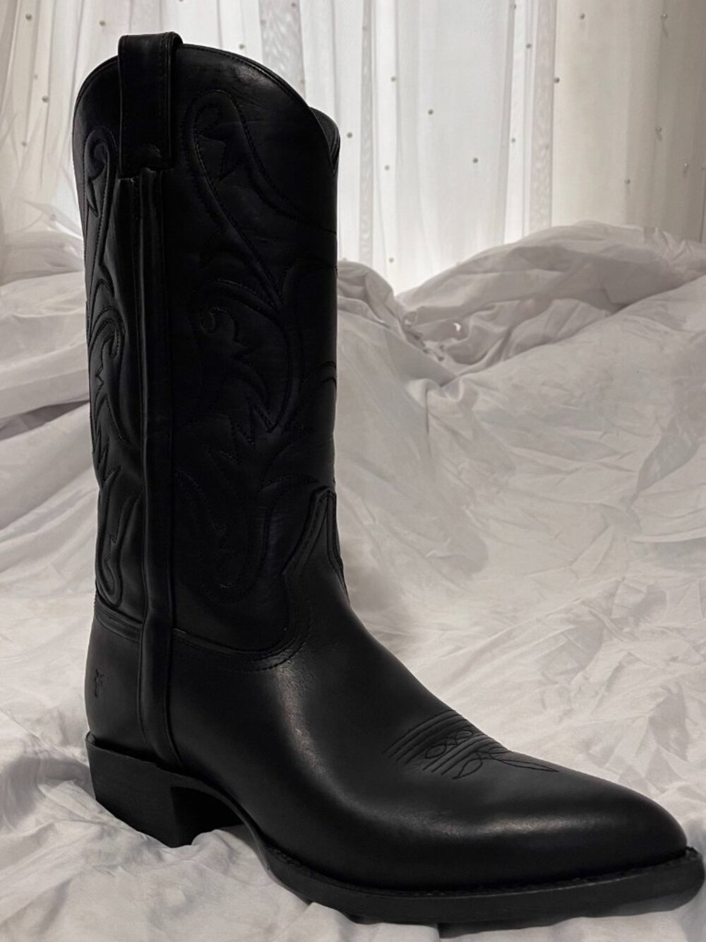 Frye Bruce Pull On Western Boots, Men’s 8.5, Black, New in Box.